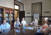 Una mesa camilla como punto de encuentro y confesiones mesa camilla