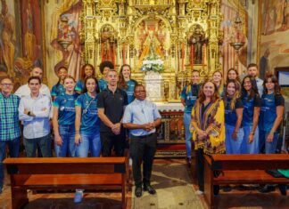 Primera ofrenda floral a Valme del CAV Esquimo primera ofrenda floral
