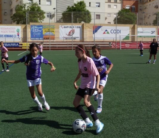 Unas 500 personas en el primer torneo de fútbol femenino unas 500 personas
