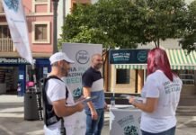 La campaña Una pila de razones pasó por Dos Hermanas campaña una pila de razones