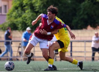 Quinta victoria consecutiva y liderato para el Dos Hermanas