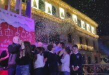 La inauguración del alumbrado navideño llenó de gente el centro