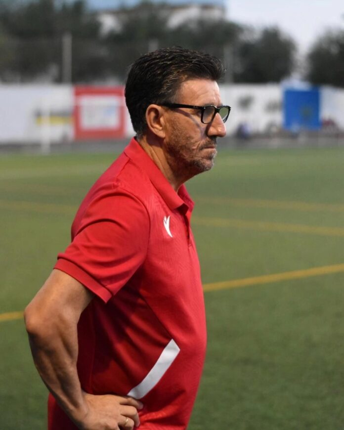 destitución del entrenador