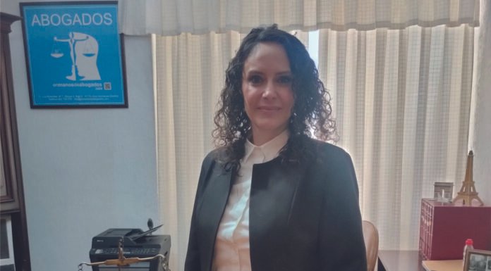 Mercedes Valle Márquez cumple 15 años como abogada mercedes valle