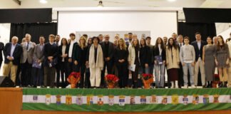 Dos alumnas nazarenas premiadas por su expediente de Bachillerato dos alumnas nazarenas