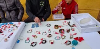 Mercadillo de segunda mano solidario en el IES Virgen de Valme mercadillo de segunda mano