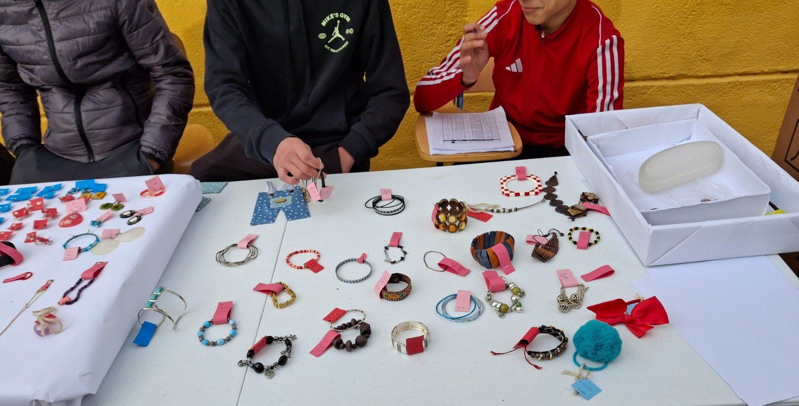 mercadillo solidario en el ies virgen de valme mercadillo de segunda mano