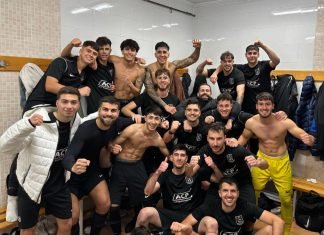 Dos derbis locales en un fin de semana de fútbol pasado por agua