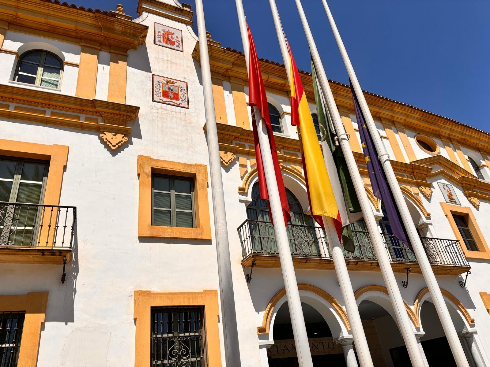 banderas a media asta papa