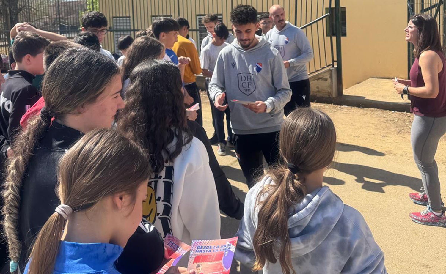dos hermanas c.f. 1971 visitando institutos fútbol de cantera