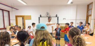 Nos divertimos aprendiendo en los campus de verano nos divertimos aprendiendo