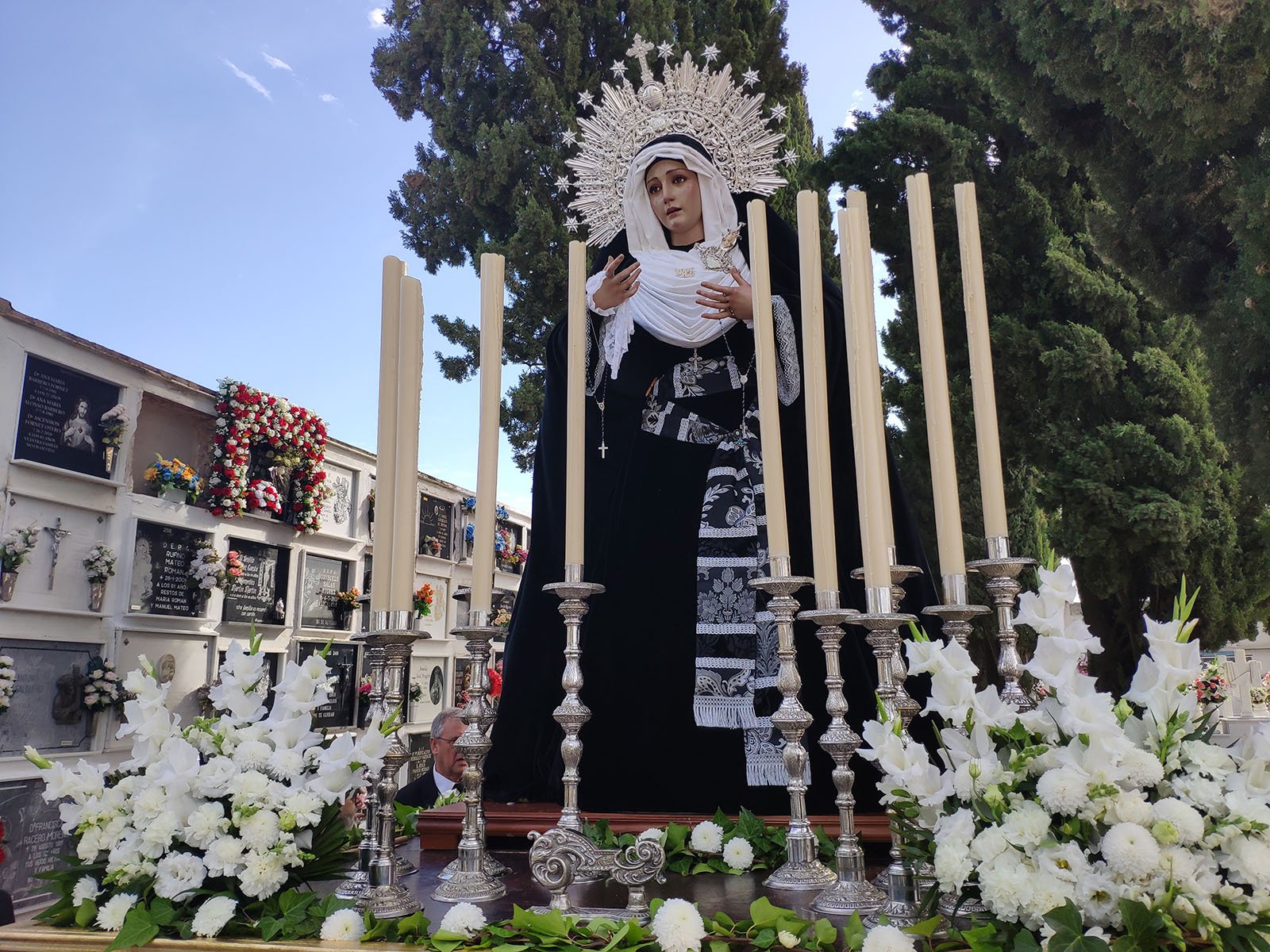 misa de difuntos en el cementerio virgen de la paz
