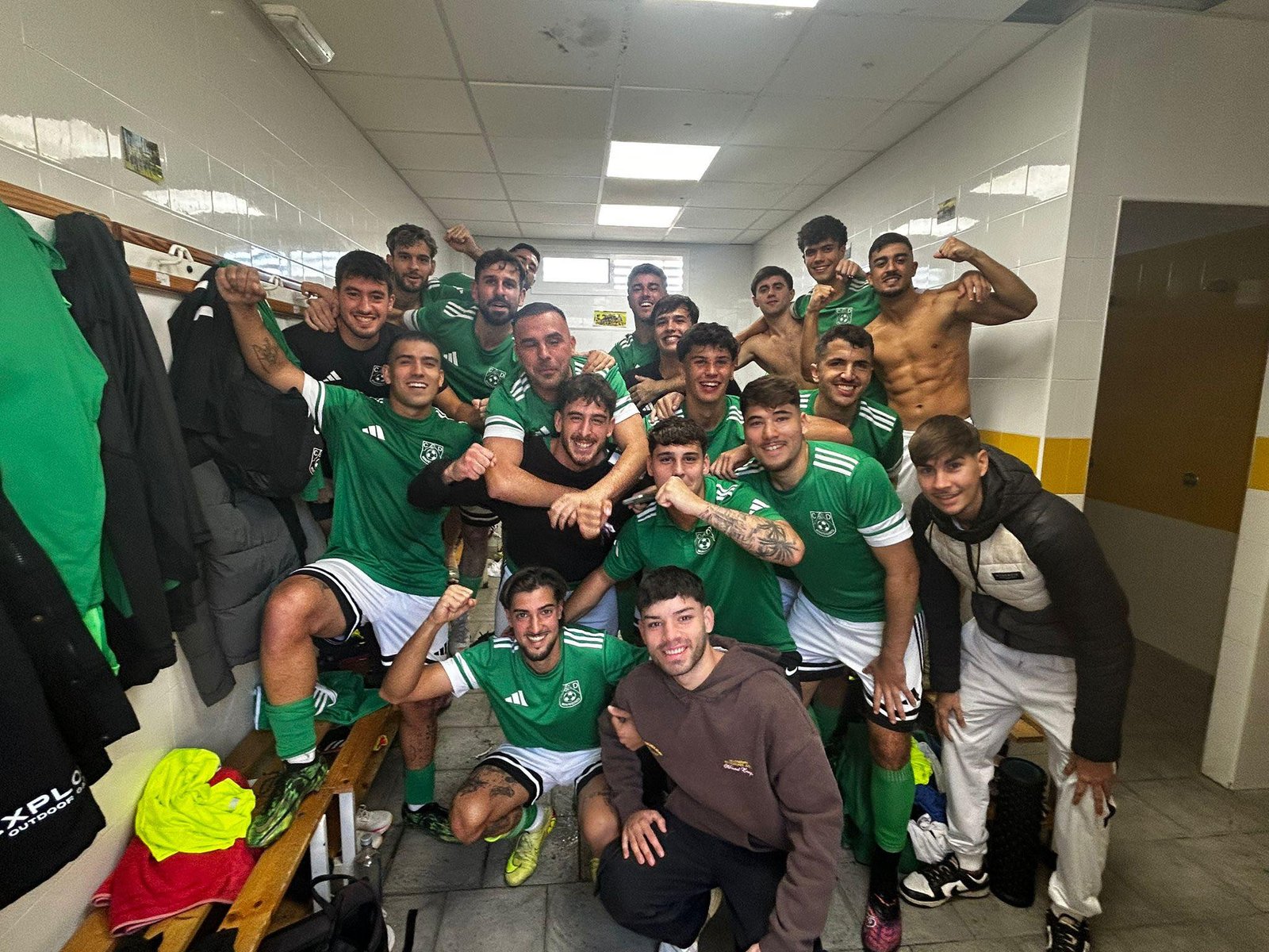 c.d. montequinto 1ª andaluza de fútbol celebración vesturios ligas andaluzas