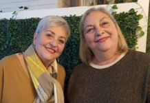 Los vecinos de La Fábrica reciben al cartero real vecinos de la fábrica