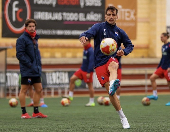 dos hermanas c.f. 1971 entrenamiento tercera federación buena racha