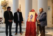 Manuel Jesús Muñoz Soriano pinta el cartel del Vía Crucis manuel jesús muñoz soriano