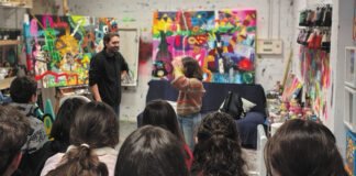 Rafa López abre las puertas de su estudio al IES Gonzalo Nazareno