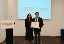 La Cámara de Comercio premia a un comercio emblemático nazareno cámara de comercio