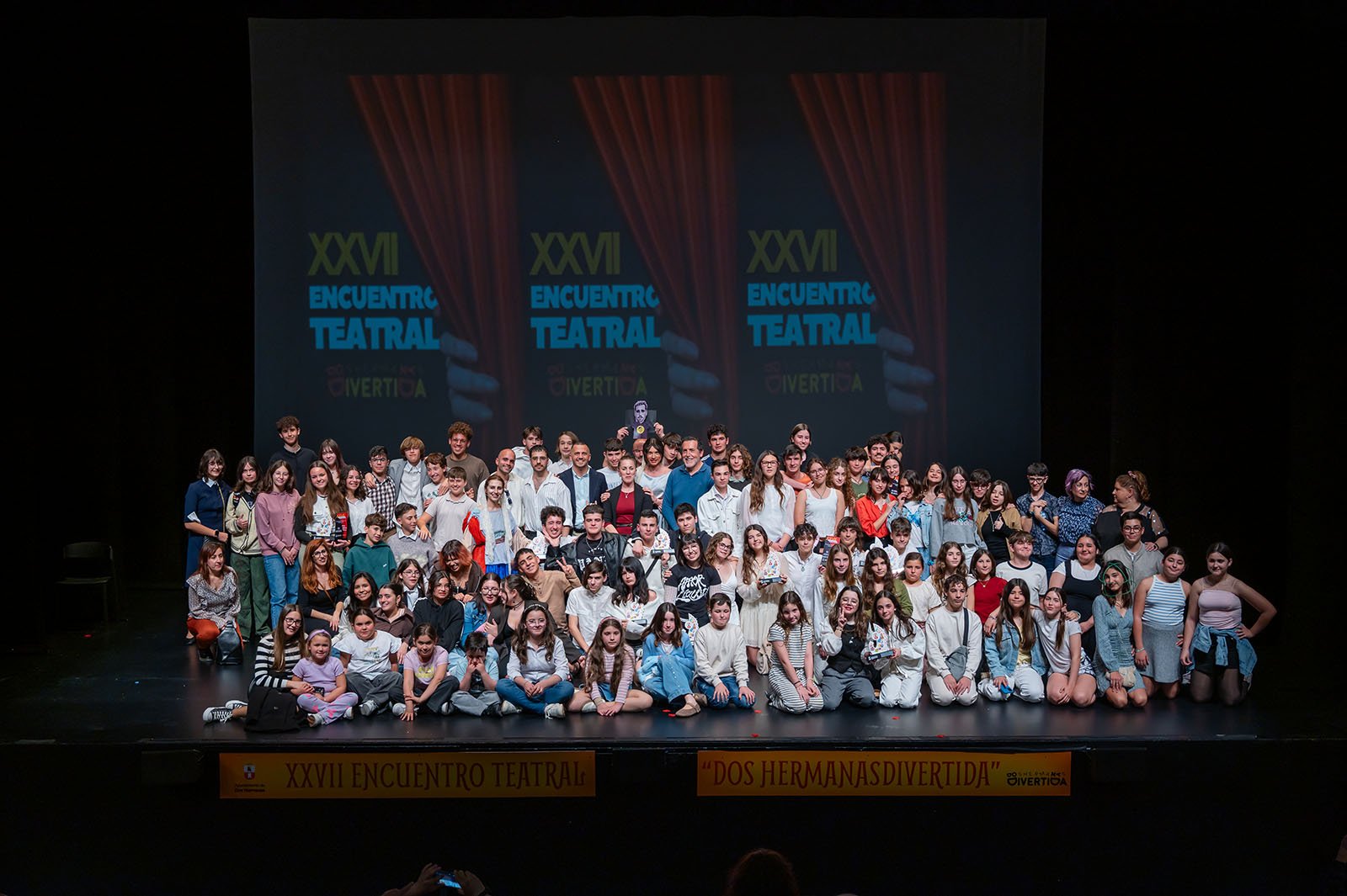 entrega de premios del encuentro teatral dos hermanas divertida 2 xxvii encuentro teatral