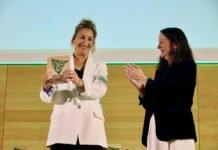 Chary Sánchez recibe el premio Andalucía+Social chary sánchez