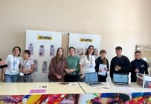 Con voz propia se clausura con un encuentro intercentros con voz propia