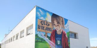 El CEIP 19 de Abril gana visibilidad con un mural gigante