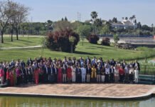 Montero presenta candidatura para el 17M en el Lago de la Vida montero