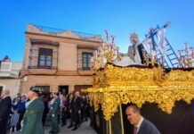 Amargura reencuentra su esencia en una tarde de sol y devoción de barrio