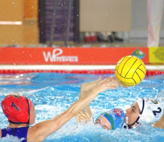 Las aspiraciones del Waterpolo Dos Hermanas se aplazan aspiraciones