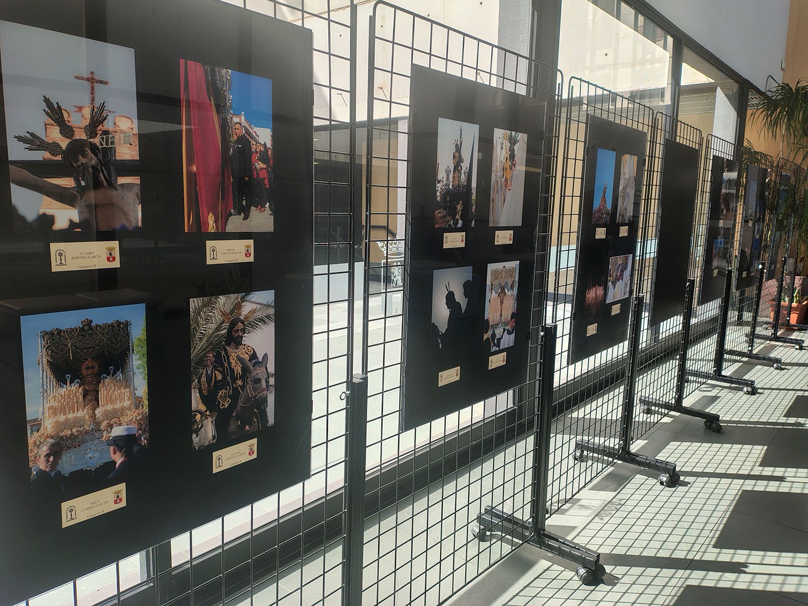 exposición de fotografías pequeño cofrade la almona consejo de hermandades semana santa (5) concurso fotográfico pequeño cofrade