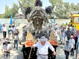Los rocieros nazarenos inician el camino del Rocío rocieros nazarenos