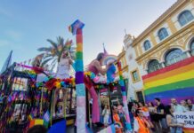 La marcha Dos Hermanas Orgullosa llenó de música y color el centro