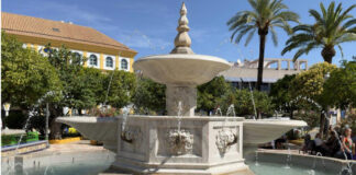 La fuente ornamental de Los Jardines recupera su esplendor fuente ornamental