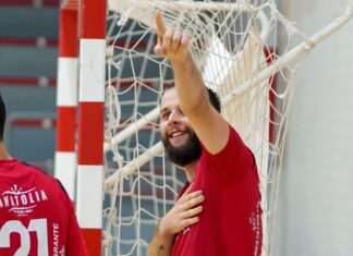 Victoria del Nazareno DH FS en su debut en 2ª División B