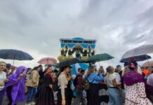 Valme se viste de cielo en una romería de nubes y algo de lluvia valme