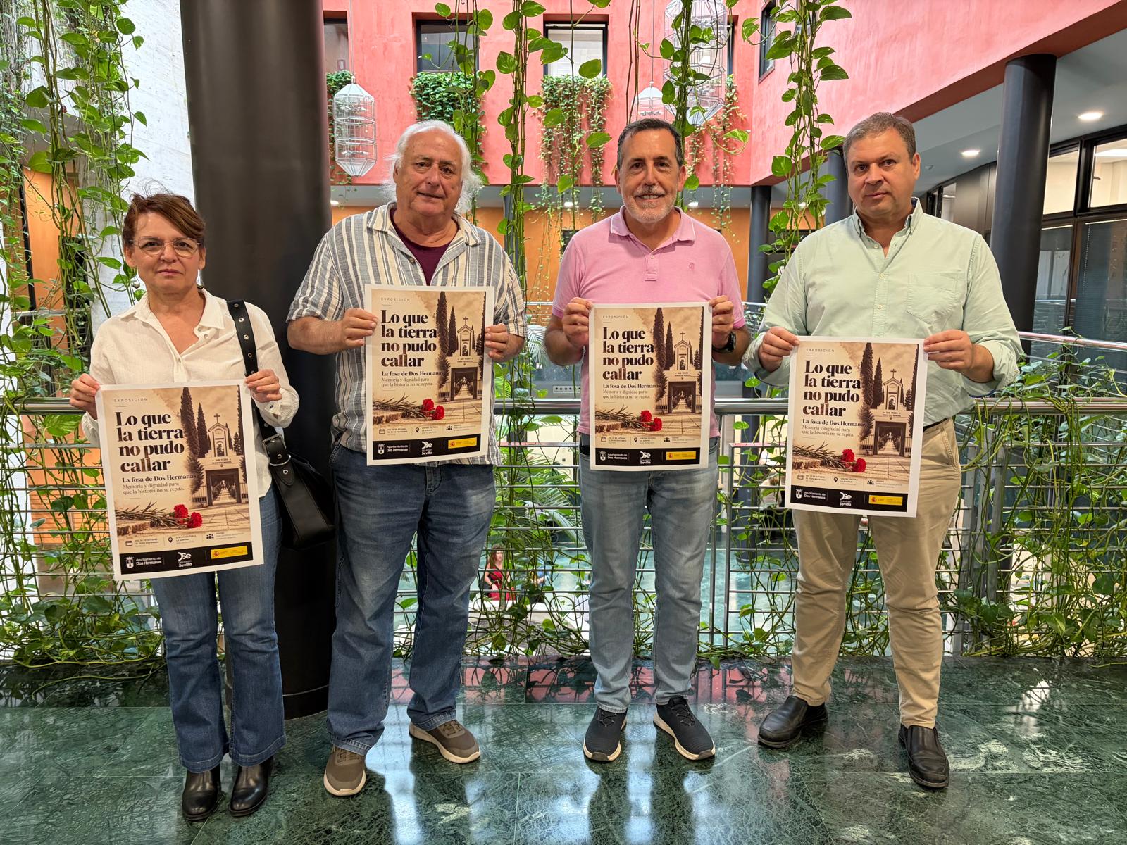 presentación de la exposición sobre las víctimas de la fosa común en la almona