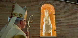 Réplica de la Virgen de Valme en la Parroquia de San Juan Pablo II réplica de la virgen de valme