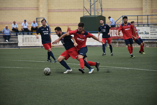Fútbol 2º Andaluza derbi At. Dos Hermanas e Ibarburu