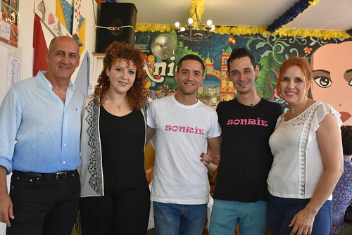 Comida solidaria con los animales abandonados en la Feria