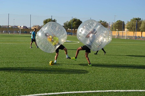 Juegos Participativos fútbol 7 con bolas de choques