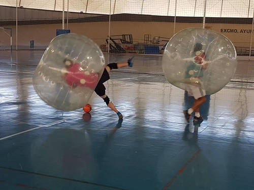 Torneo de bolas de choques entre asociaciones