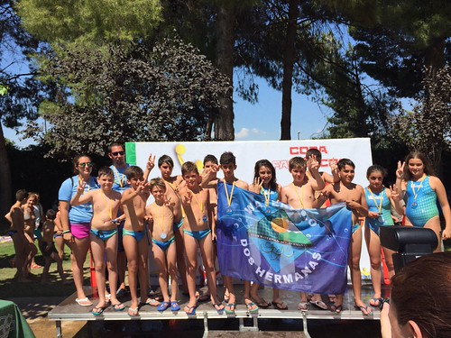 Los alevines del Waterpolo Dos Hermanas en la Copa Fanáticos en Zaragoza