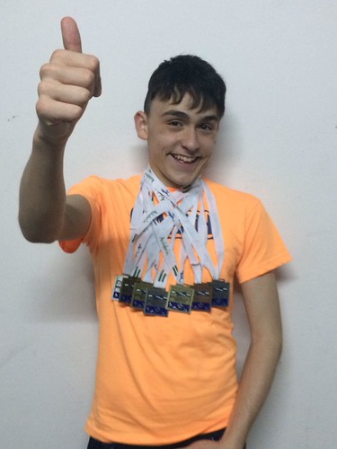 Raúl Quintana Cid NATACIÓN W A sus 14 años, este nadador del C.N. Dos Hermanas puede presumir de contar con un palmarés envidiable y pleno de metales.