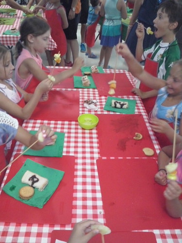 Actividad gastronómica con niños en el Club Fernando Varela