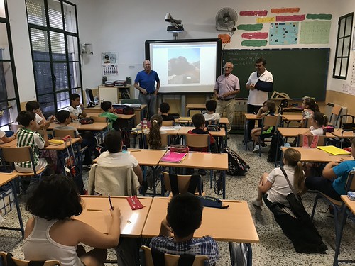 Charla sobre colombicultura en el Colegio San Sebastián