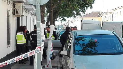 Un hombre asesina y descuartiza a su tío en la barriada del Amparo