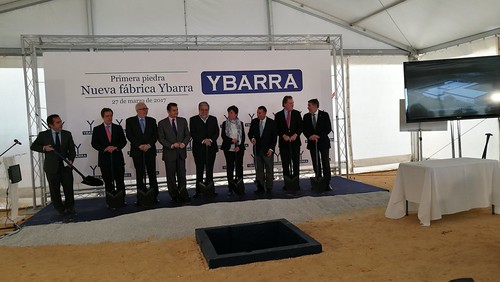 Primera piedra de la nueva fábrica de Ybarra en el Polígono Aceitunero