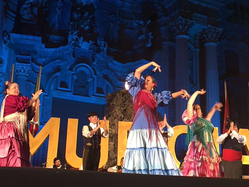 El Grupo de Danzas Ciudad de Dos Hermanas en el Festival de Folclore del Mediterráneo en Murcia