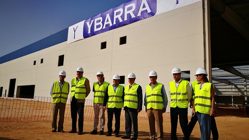 Visita a las obras de la nueva fábrica de Ybarra