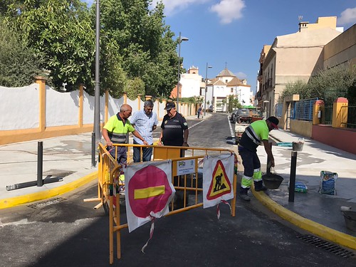 Apertura al tráfico de la calle Real Utrera tras las obras